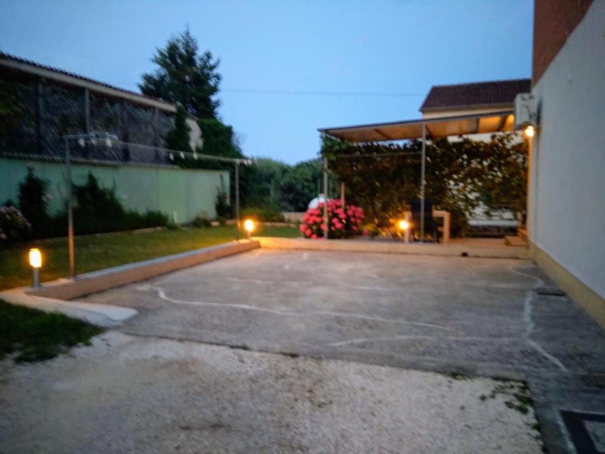 Apartments And Room Markovic Rovinjsko Selo Dış mekan fotoğraf